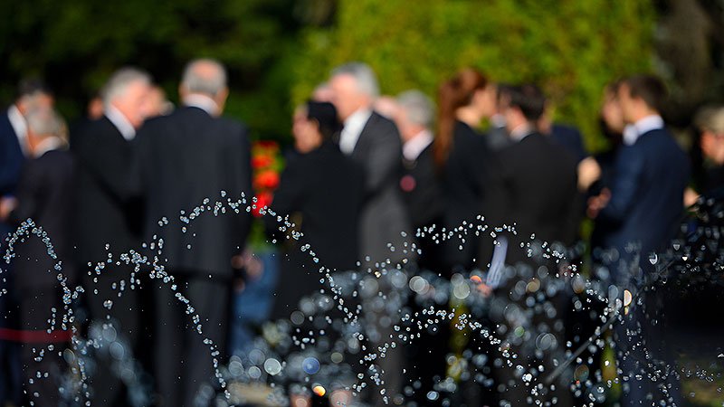 What Is a Celebration of Life vs Funeral in Modern Times